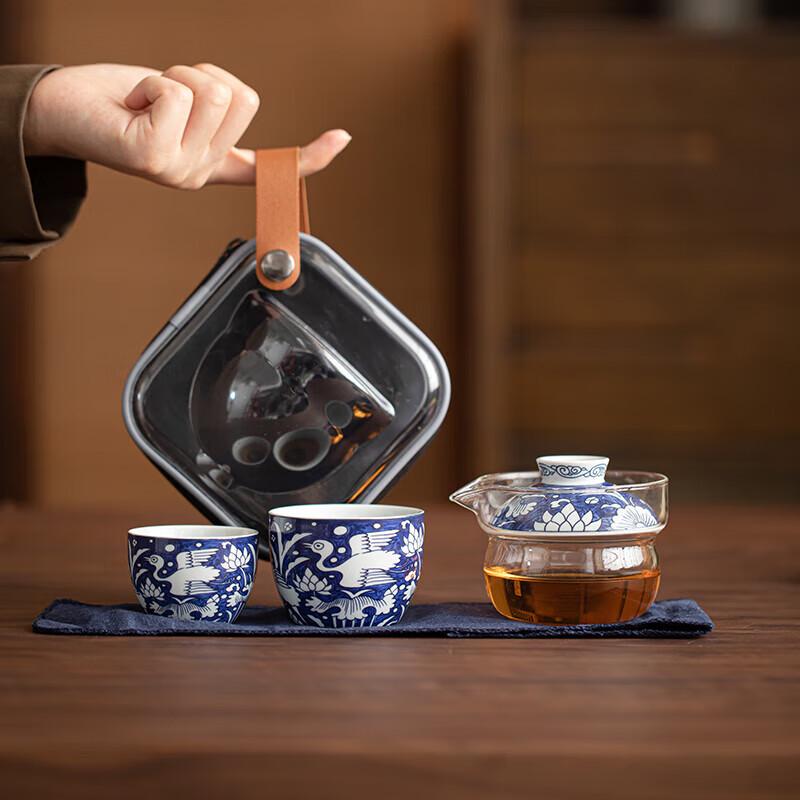 SUSHI CERAMICS Blue & White Lotus Travel Tea Set