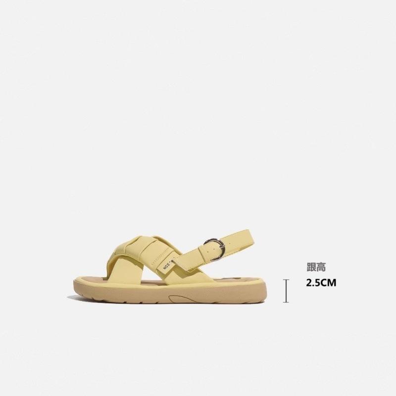 2025 New Summer French Cross with Open Toe Stepping On Shit Sandals Versatile Casual Beach Shoes Soft-soled Sandals Women
