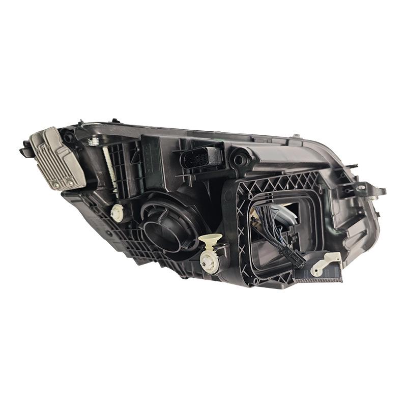 Mercedes-Benz C-Class W205 6-pin/4-pin Front Headlight Connector: 2059063306, 2059063406.