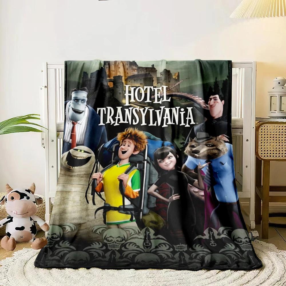 Coperta MINISO Hotel Transylvania con Stampa Cartoon. Coperta Morbida Calda in Flanella Oversize per Tutte le Stagioni. Utilizzabile su Divani, Picnic, Campeggio