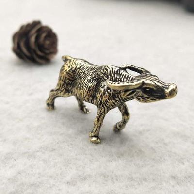 Grymo žalvario Zodiako Jaučio raktų pakabukas su retro graviravimu - Laimingų metų talismanas, dovana