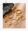 Luxuriöser goldener Hohlring mit Diamant-Inlay: Exquisites stapelbares doppelstöckiges Design