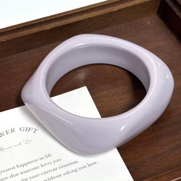 Irregular Resin Bangle Bracelet Geometric Shape Lightweight Durable Material Modern Design Fashion Accessory for Everyday Wear Women and Girls