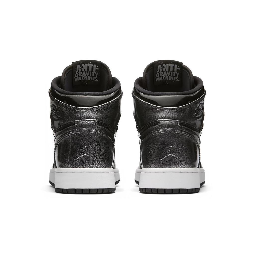 Jordan 1 Retro High Black Patent GS 705300-017