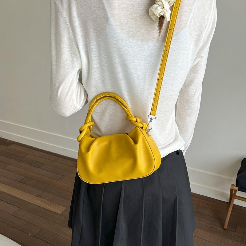 Fashion Handbag Pleated Cloud Bag Women's New Versatile Shoulder Messenger Bag Premium Commuter Bag