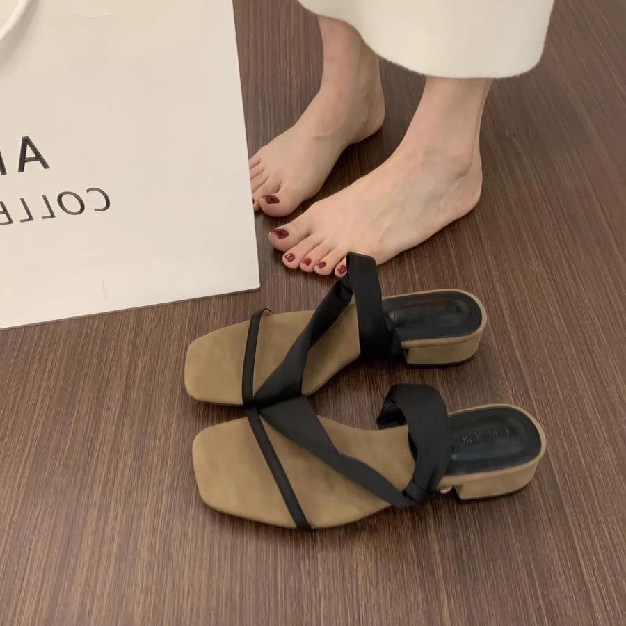 Retro Versatile and Not Tired of Feet with Open-toed Slippers for Women's Summer Wear Lazy Wind 3cm Small High-heeled Sandals