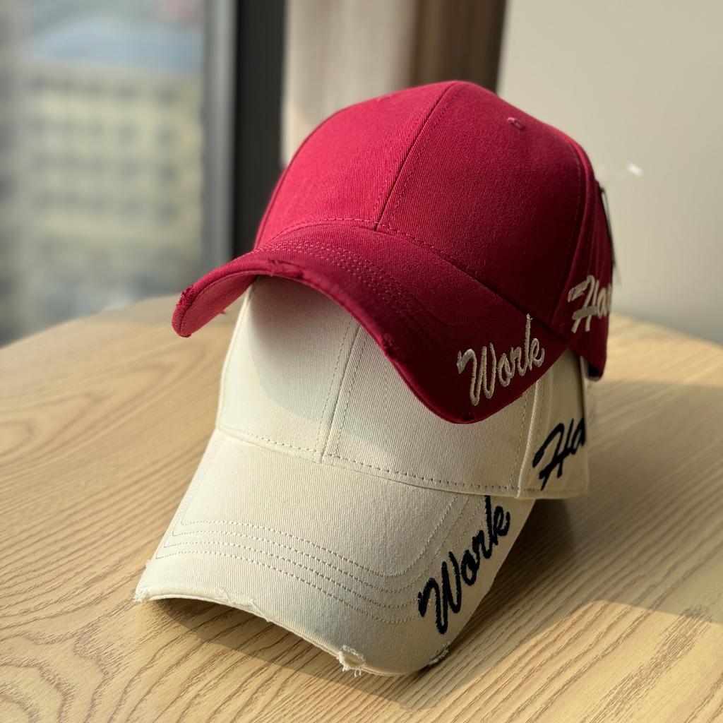 2026New trendy American-style hard-brim baseball cap for women, wide-brim sun-shading cap for men, versatile and casual, makes the face look smaller