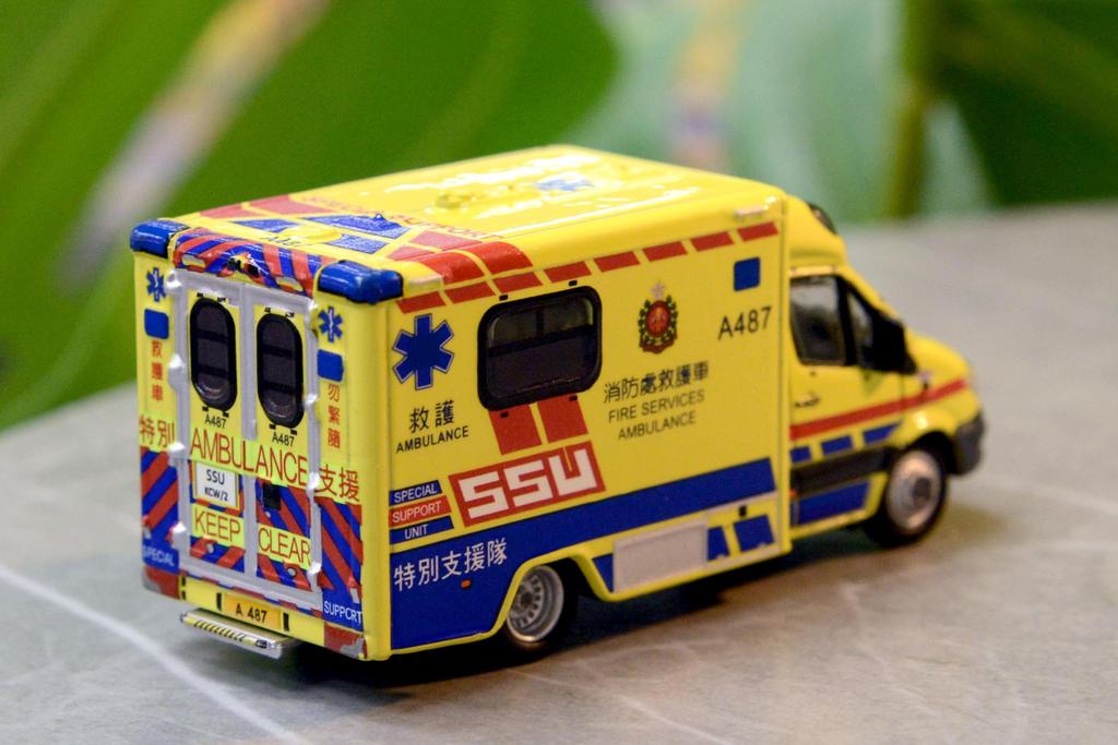 Tiny City Scale Sprinter FL Hong Kong Fire Department Ambulance SSU Diecast Car 1/76 No.158 Mercedes-Benz (A487)
