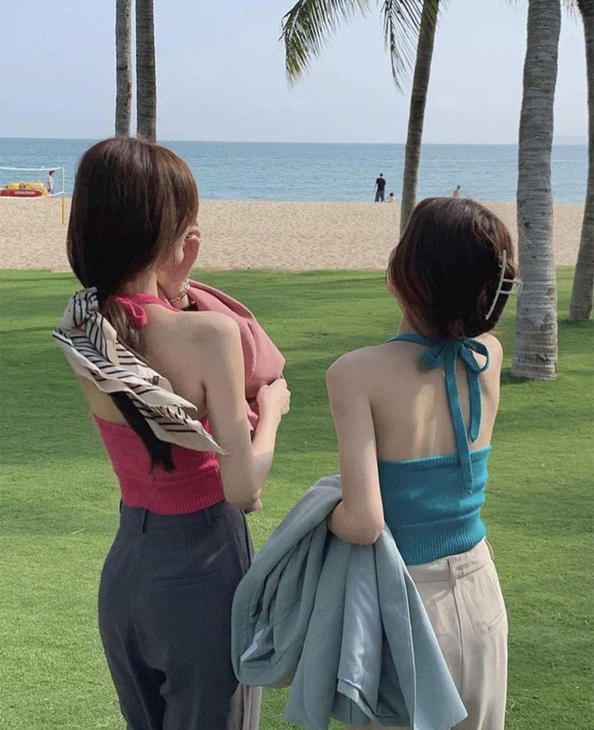 Summer Trend Halter Neck Knitted Vest: Sexy Sleeveless Vacation Top for Women