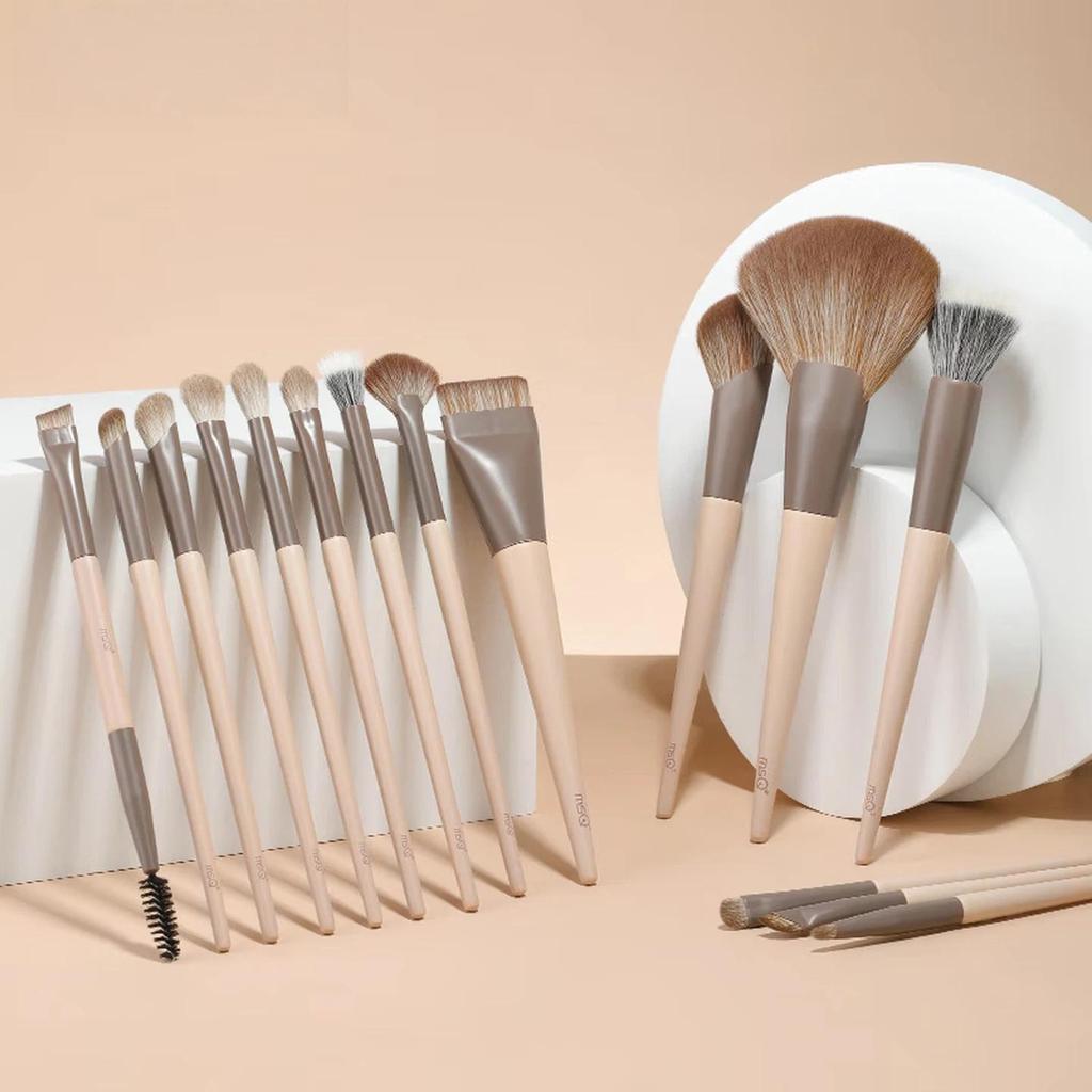 MSQ 15-Piece Professional Makeup Brush Set, for Foundation and Eye Area, with Storage Bag