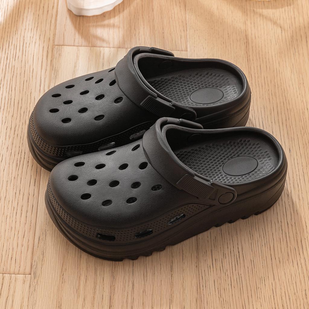 Women and Men's Hole Shoes Summer Non-Slip Outdoor Sandals Closed Toe Shit Feeling Beach Slippers Thick Bottom Soft Bottom