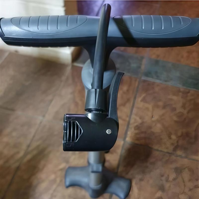 Cyklistický doplněk Kolo Jízdní kolo Cyklistika Duše Pneumatika Výměna Presta Dvojitá hlava Adaptér pumpy Vzduch Ventilek Užitečná součástka kola Pumpa