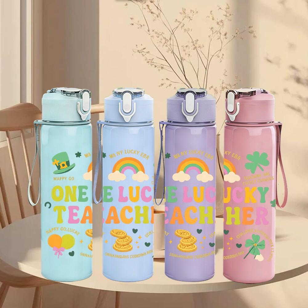 1PC One Lucky Teacher Rainbow Clover 750ml Color Plastic Sports Water Bottle Leakproof Flip Straw Lid Suitable for Sports Office Home Use