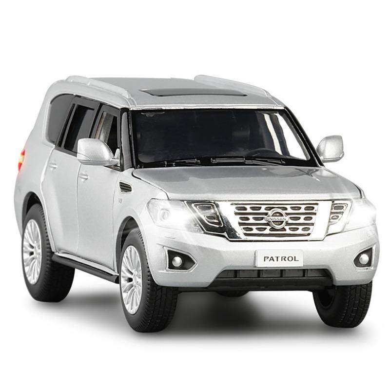 1/32 Nissan Patrol SUV Alloy Car Model Diecasts Metal Toy Vehicles Car Model Collection Simulation Sound and Light Kids Toy Gift