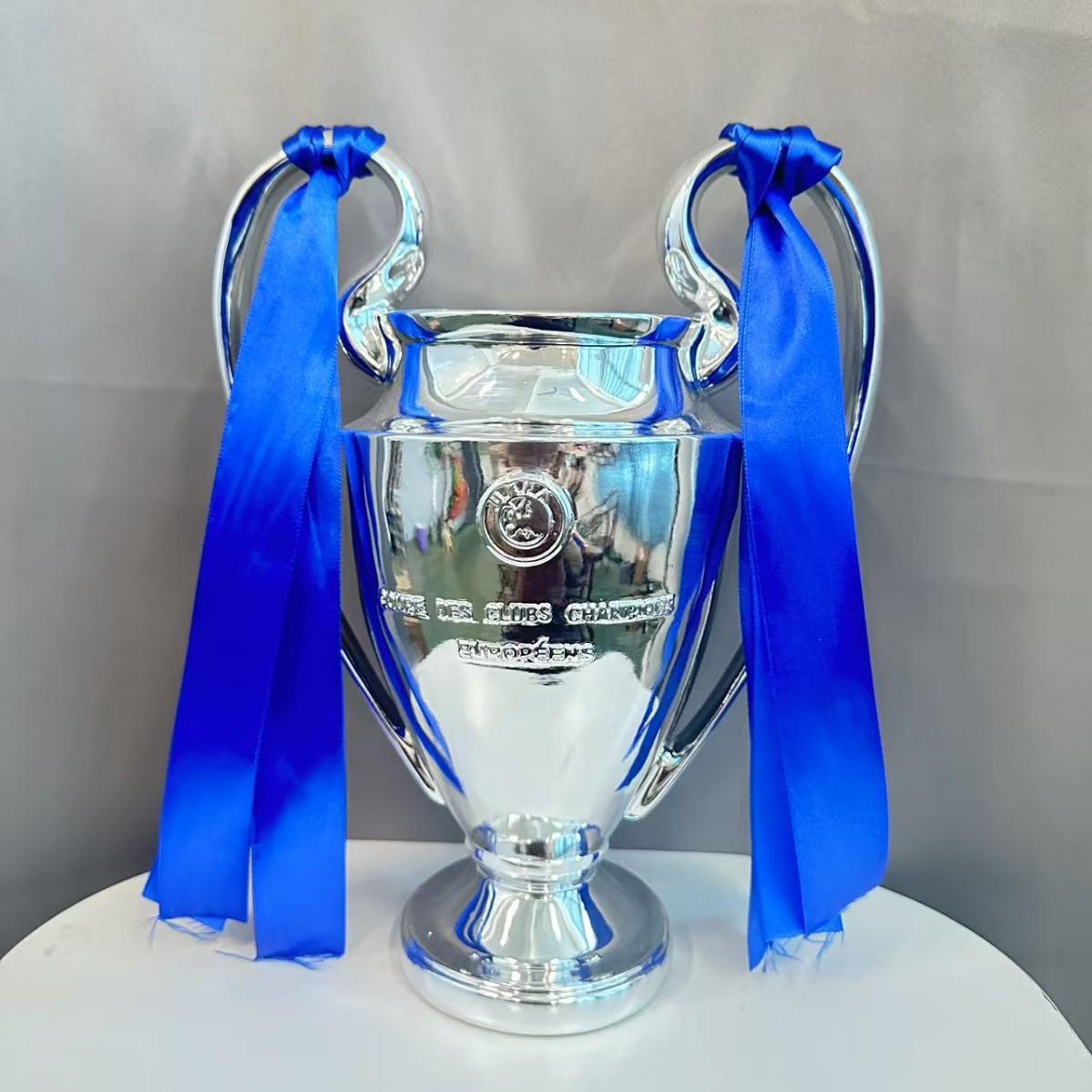 Трофей по футболу «Чемпионская лига 2025» Сент-Брелад, смола 16CM with Ribbon серебряный