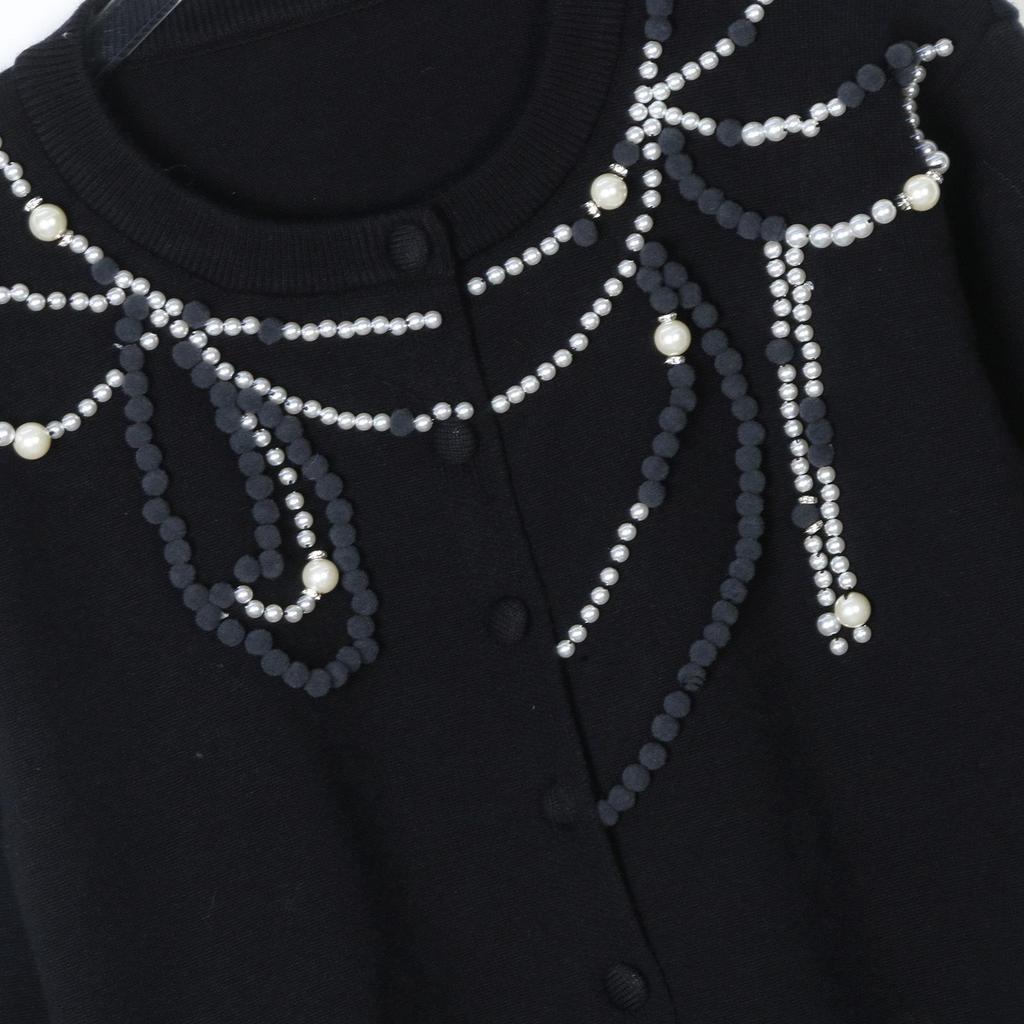Versatile Slim Fit Knit Cardigan with Pearl Necklace - Spring/Autumn, Round Neck.