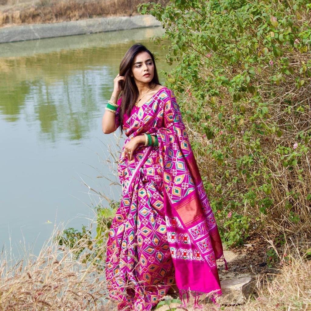 La tessitura Patola è un'ode ai precisi calcoli mentali, alla vivida immaginazione e alla pazienza del tradizionale Saree