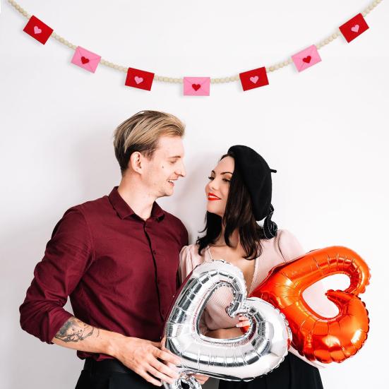 Yousheng Felt Envelope Wood Bead Garland for Valentine's Day Red And Pink Romantic Hanging Bunting Garland for Wedding Anniversary Decor