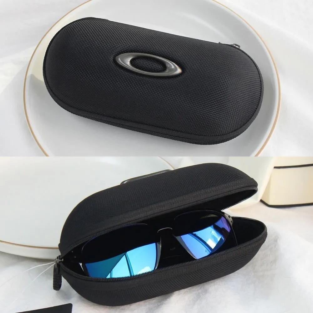 Oakley Fabric Zipper Peanut Hard Case AOO1670AT 13 Black AOO1670AT - 13 Black