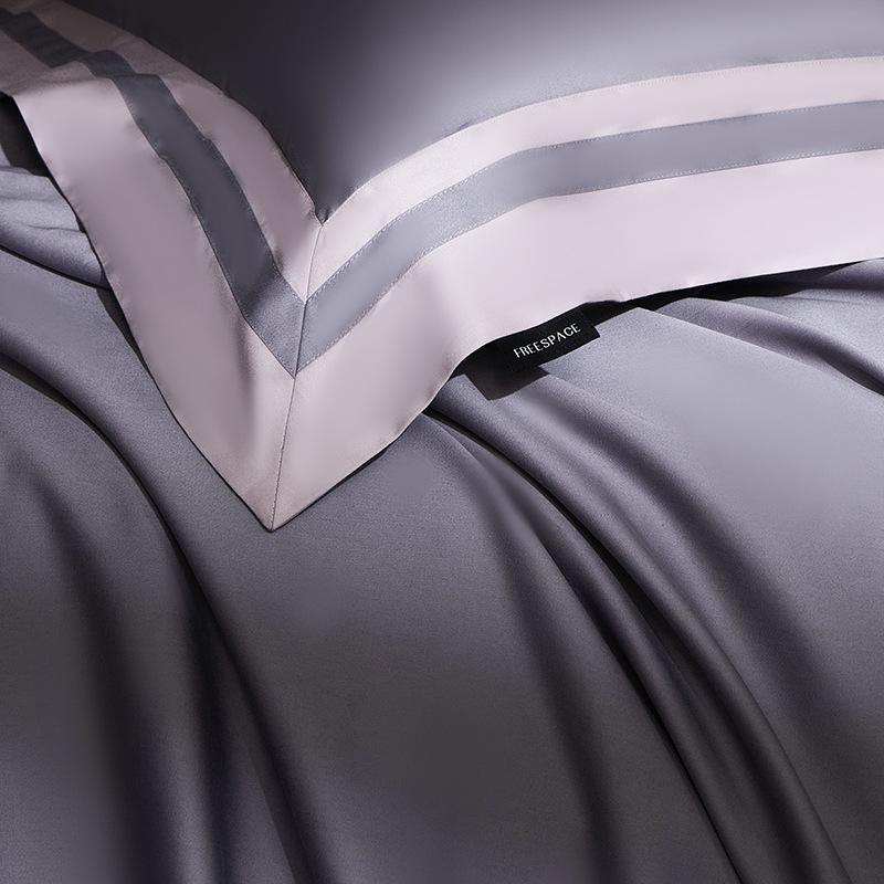 Luxury 160s Thread Count High-Density Four-Piece Australian Cotton Set with Wide Edge Duvet Cover.