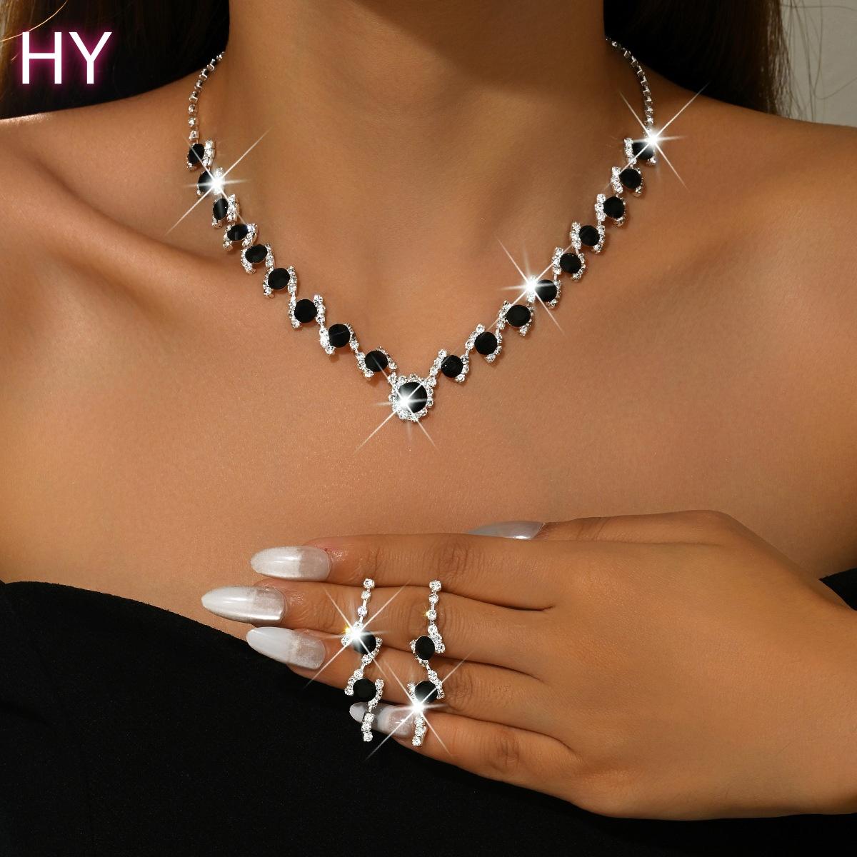 HY European American Luxury Three-Piece Fashion Jewelry Set Multi-Color Light Sparkling Diamond Necklace Bracelet for Wedding чёрный