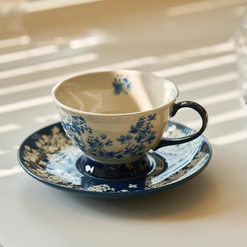 Ceramic Coffee Cup Chinese Blue and White Porcelain Teacup Teapot Mug Drinking Utensils Afternoon Tea Accessories Coffee Cup Set