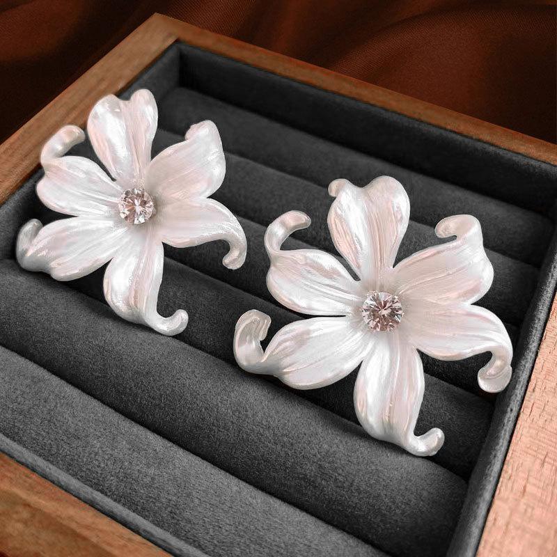 

Exaggerated Flower Earrings High-End Women S Light Luxury Niche Unique Earrings 925 Silver Needle Stud Earrings Jewelry