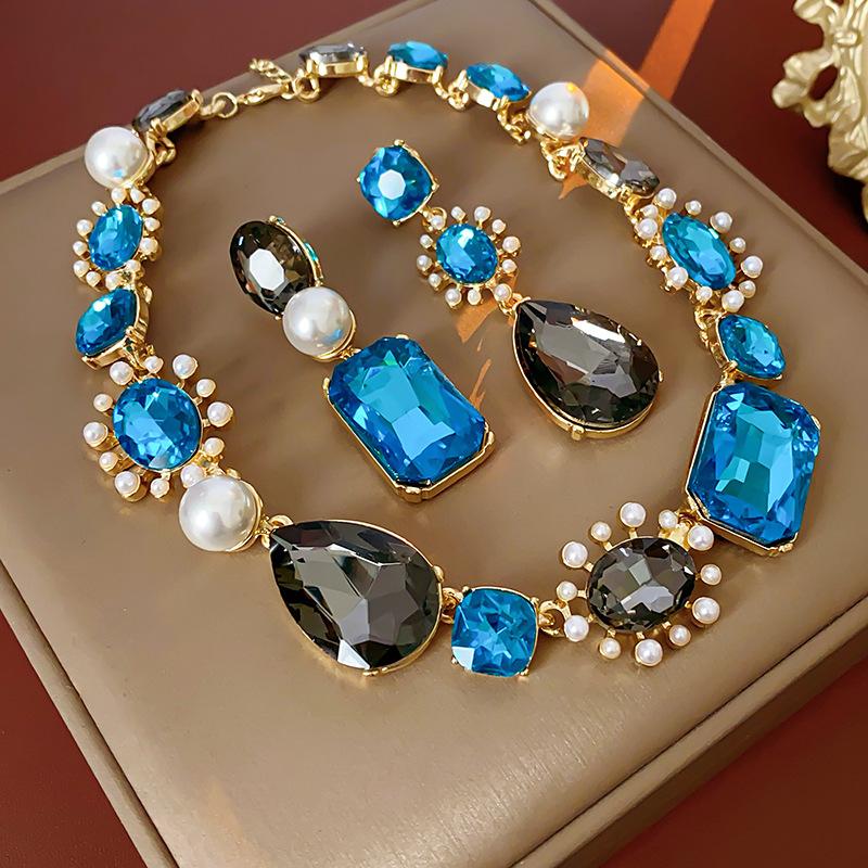 1/2 Pcs Vintage Imitation Pearl Flower Earrings Exquisite Rhinestone Pendant Necklace Collarbone Chain Jewelry Sets for Women N1