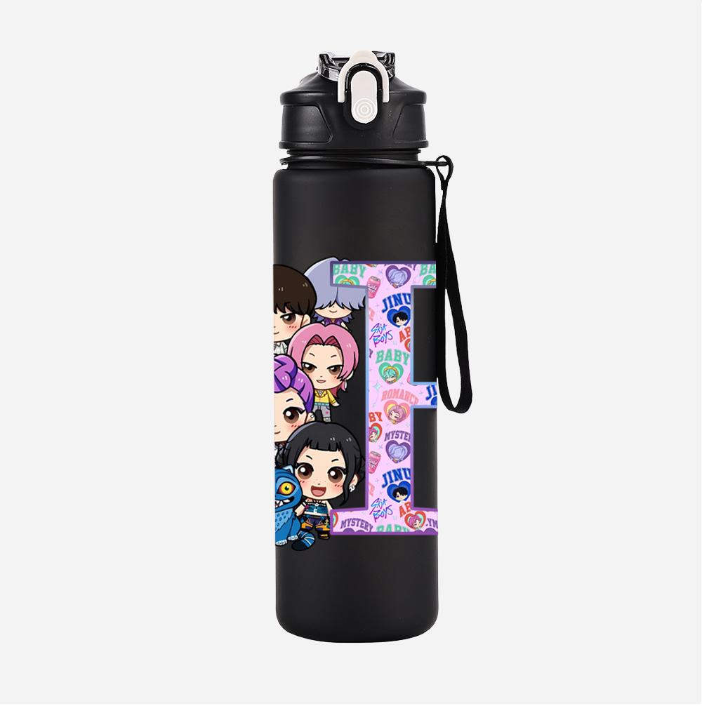 Borraccia da 750 ml 26 Lettere Inglesi K-Pop Demon Hunters Stampato Tazza da Bere di Grande Capacità Portatile per Sport all'Aperto Tazza da Acqua Regalo per Bambini