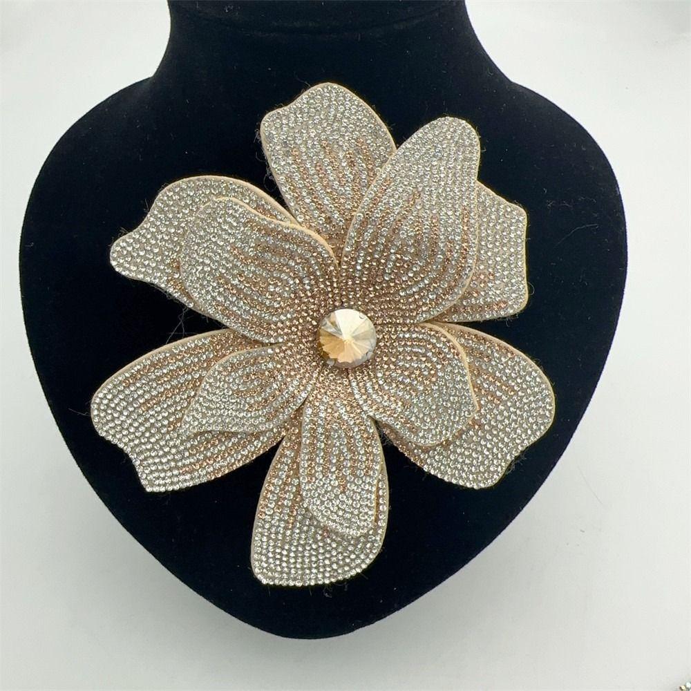 Sparkling Flower Brooch Fabrics DIY Craft Sewing Supplies Sew-On Applique Bag Decoration