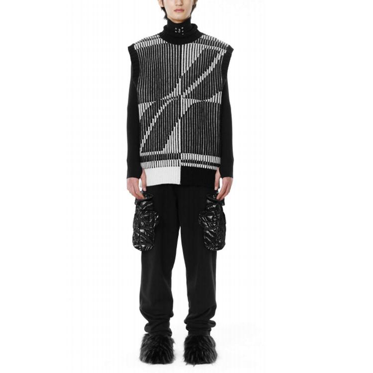 We11done Magnified Logo Jacquard Vest Black Unisex Outerwear WD-KV3-21-656-U-BK