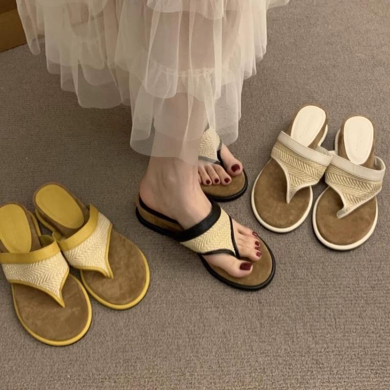 Fashion Shoes Woman 2025 New Wedge Rubber Flip Flops Slippers Casual Shale Female Beach Hawaiian Luxury Sabot Soft Retro Fashion Slides