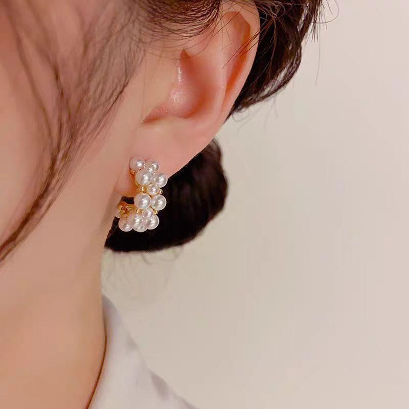 Light Luxury High-end Sense C-type Pearl Small Ear Ring Style Niche Temperament Earrings Versatile Commuter Earrings