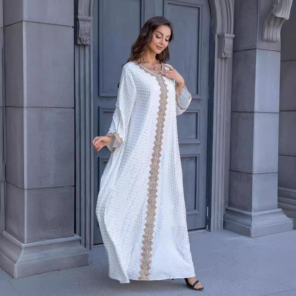 ZD004 Dubai Women's Slim Fit Long Robe: Middle East, Europe & America Style with Lace & Hot Stamping