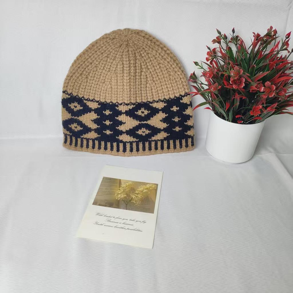 New retro wool hat couple autumn and winter designer diamond pattern color matching warm knitted hat cold hat