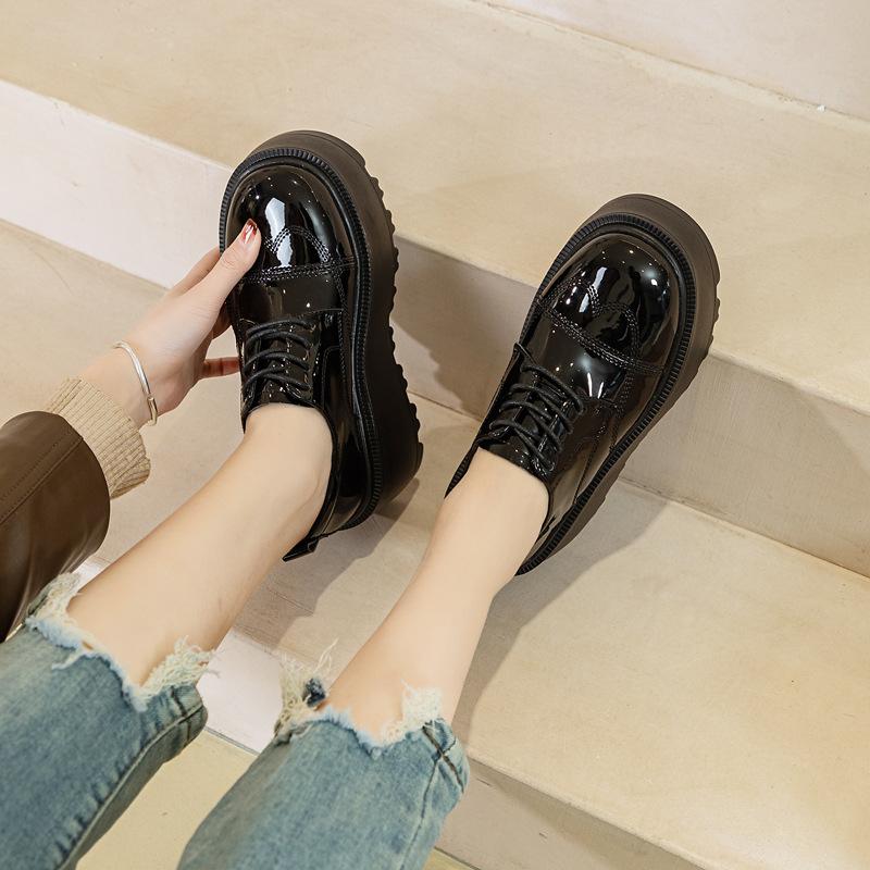 

Маленькая корейская версия туфель на платформе для женщин на весну 2025 года, новые на толстой подошве высотой 8 см, белые универсальные туфли из маленькой кожи 39 чёрный