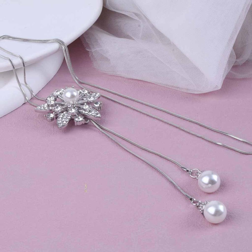 Autumn/Winter Korean Flower Pendant Long Necklace for Women