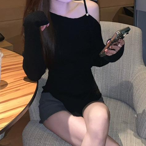 Design slanted shoulder knitted top women's inner wear autumn new niche irregular slim-fitting chic shirt bottoming shirt