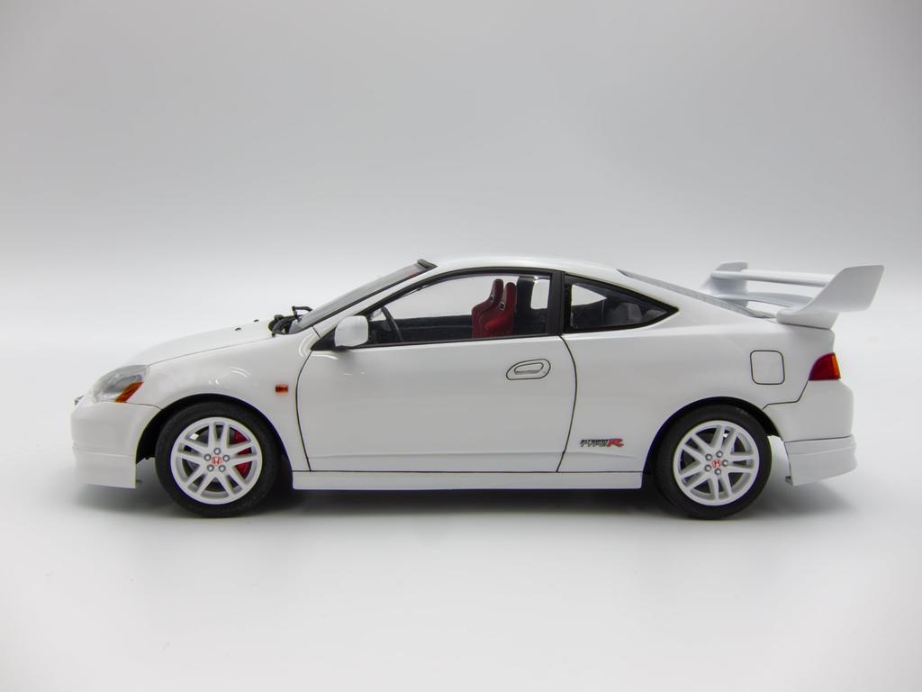 Fujimi Model Inch Up Series Honda Integra Type R DC5 Special Edition 1/24 No.302 ID-302