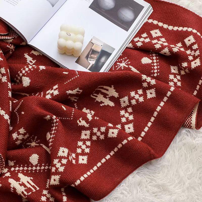 Custom Knitted Jacquard Sofa & Christmas Blanket Gift