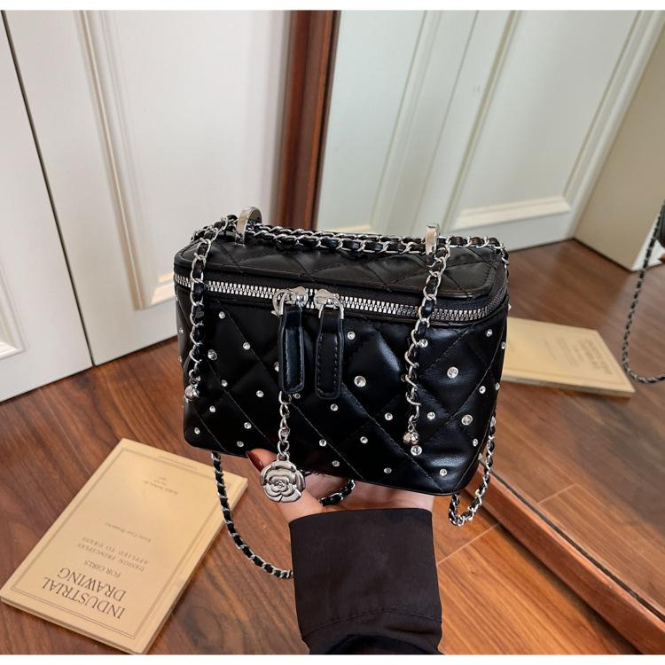 Rhombus chain bag women's new summer niche messenger bag diamond box bucket bag