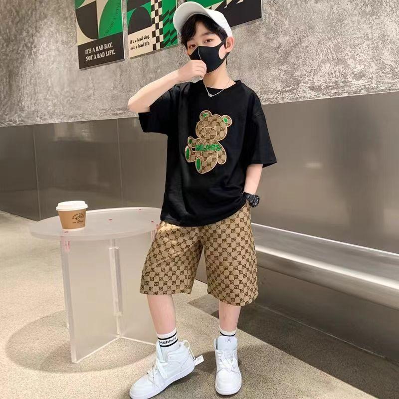 

2025 Новый летний детский костюм в корейском стиле с коротким рукавом и принтом медведя из двух предметов для мальчиков Стильный удобный 140