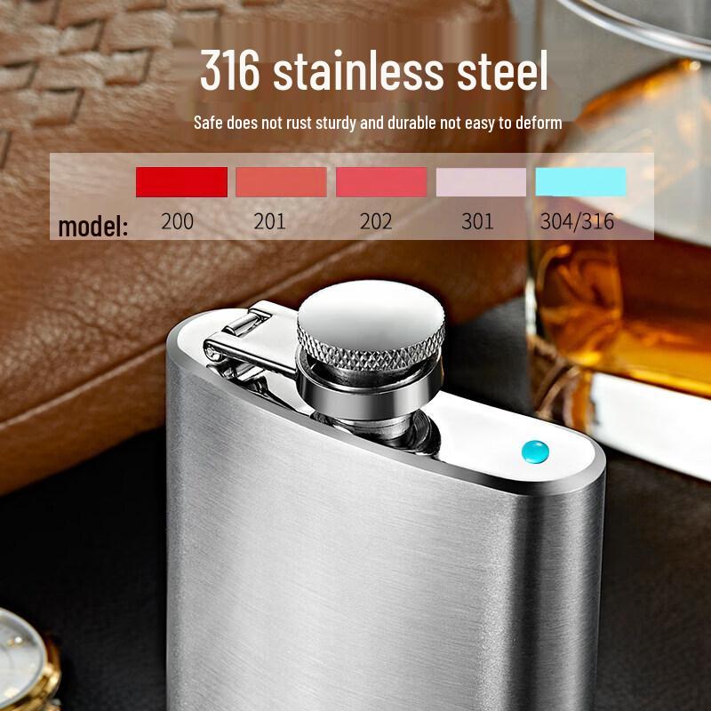 UOSO Stainless Steel Hip Flask with Leather Design