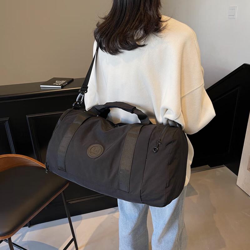 

Women s Dry-Wet Separation Sports Travel Bag 20-35L