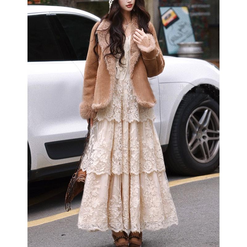 French retro light wedding dress three-layer tower lace cake skirt heavy industry lotus leaf V-neck long skirt temperament large skirt new