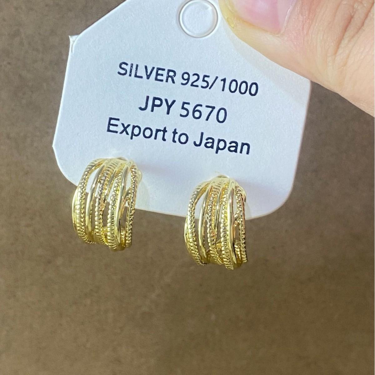 French Gold C-Shaped Twisted Earrings: Unique, Stylish, Versatile Fashion Jewelry
