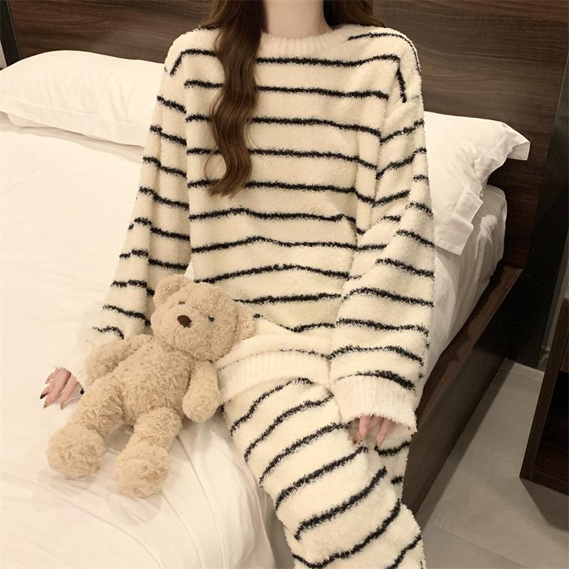 Dámská útulná fleecová zimní pyžamová souprava - Měkká, silná a hřejivá