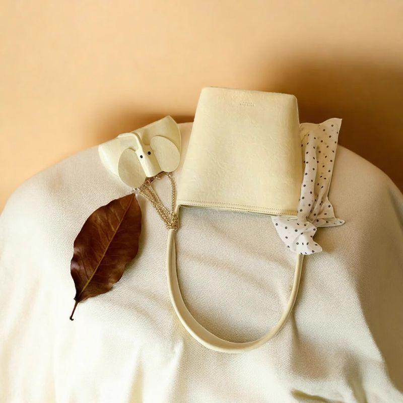 

South Style Chio2nd Beautiful Time Tote Bag Women Summer Niche Portable Shoulder Bag Free Elephant Coin Purse Goose yellow