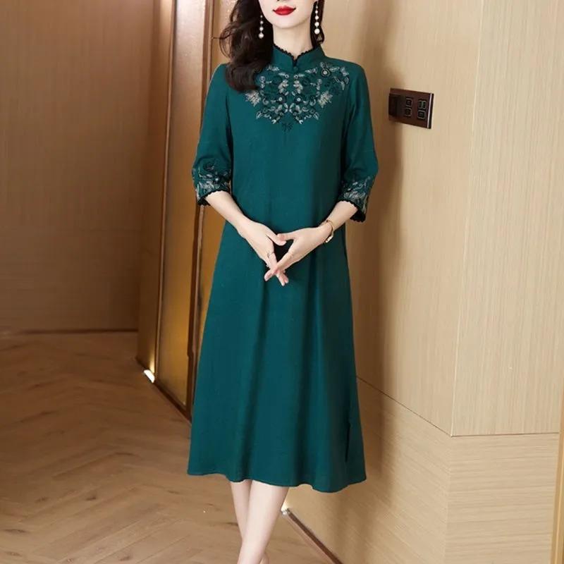 Women's Chinese Style Embroidery Dress, Stand Collar 3/4 Sleeve Casual A-Line Midi Dress