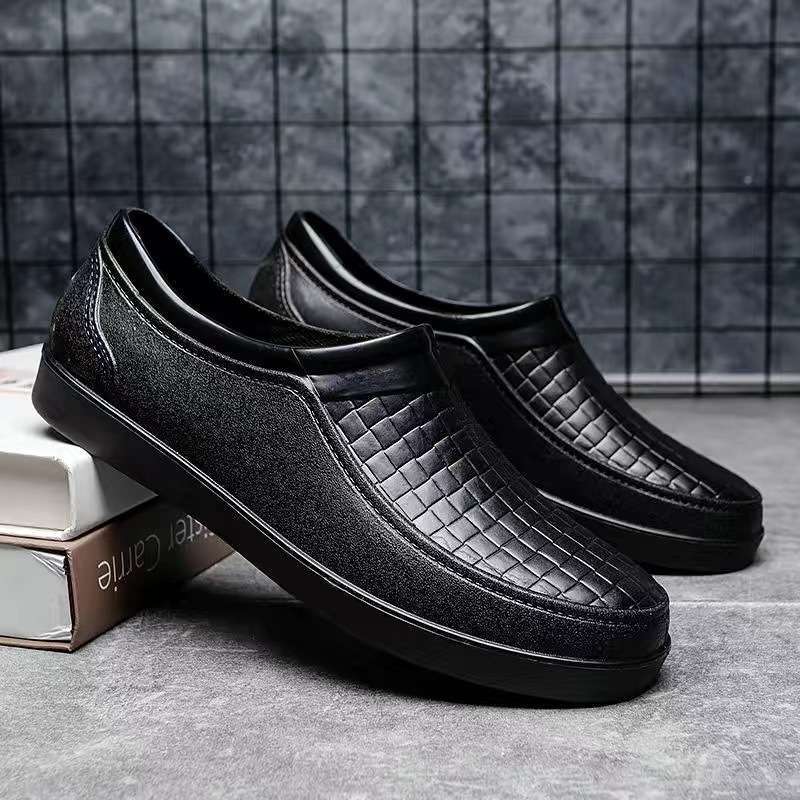 

Новые низкие дождевые туфли мужские взрослые непромокаемые нескользящие туфли с открытыми лодыжками и неглубоким вырезом рабочие галоши резиновые дождевые туфли 44